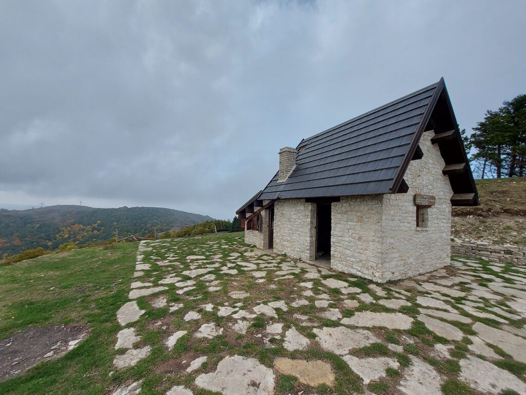 Verso Monte Cornacchia, la vetta della Puglia